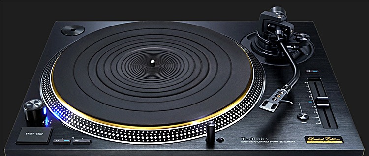 Technics SL-1210GAE Direct Drive Turntable