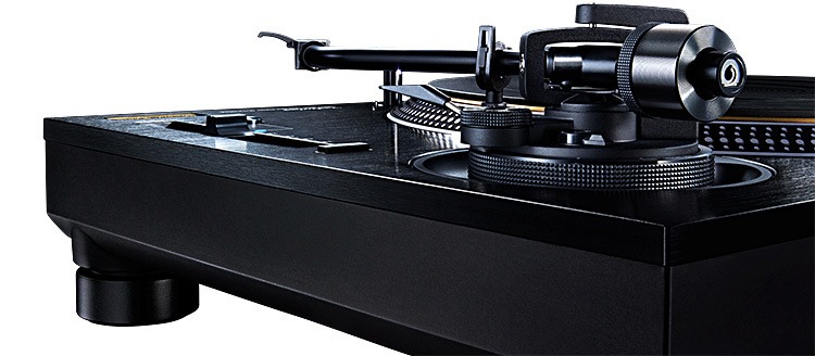 Technics SL-1210GAE Direct Drive Turntable