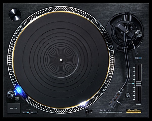 Technics SL-1210GAE Direct Drive Turntable