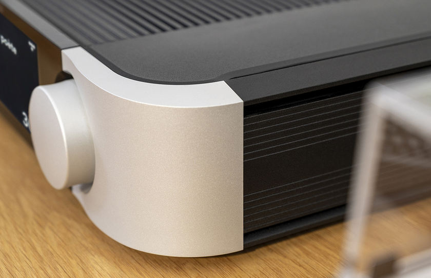 Simaudio Moon 371 Network Player / Amplifier