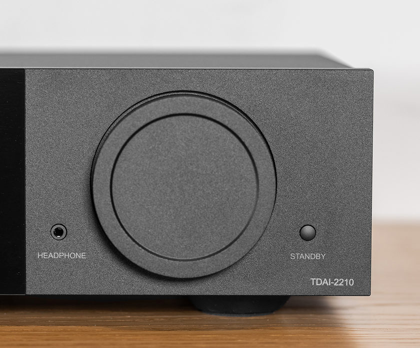 Lyngdorf TDAI-2210 streaming amplifier