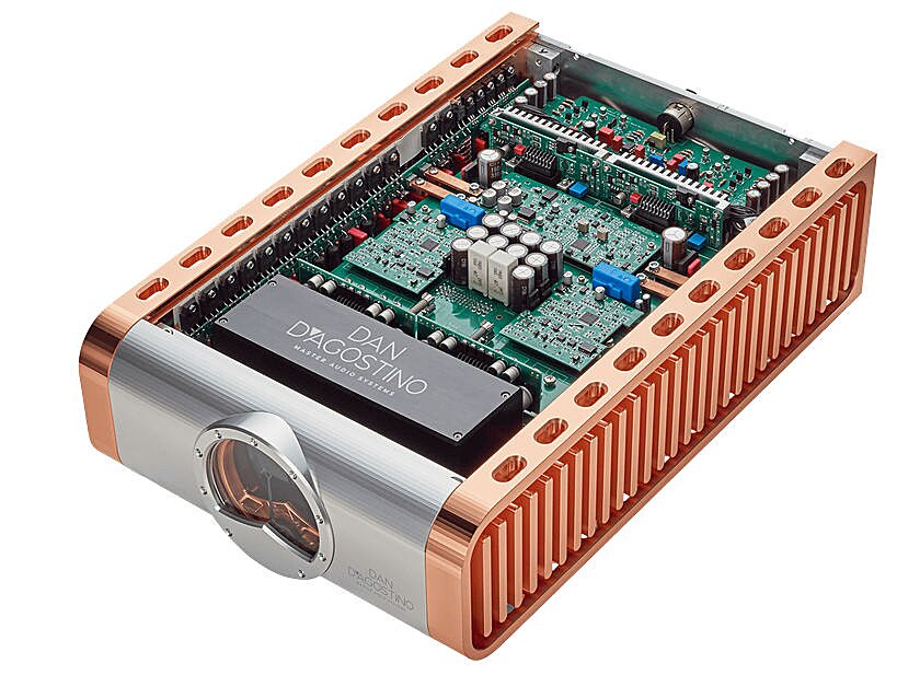 Dan D'Agostino Momentum Z | audiophil(e)-online